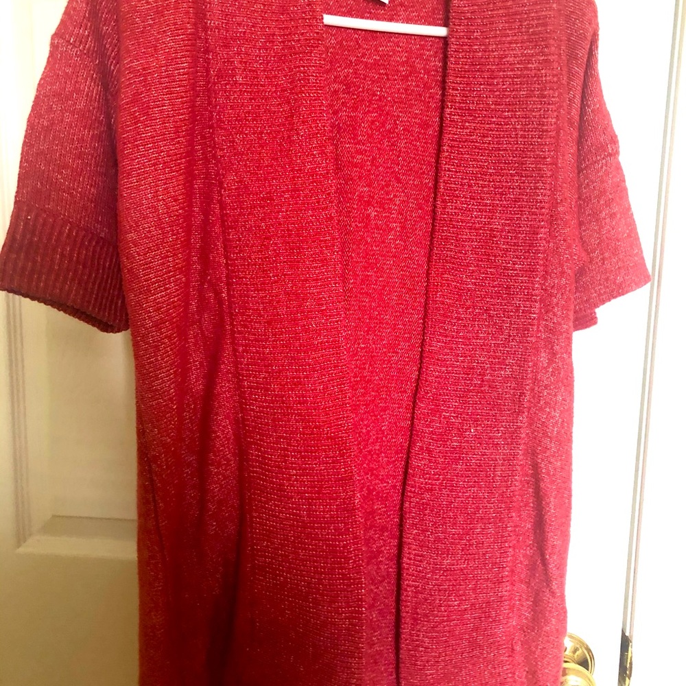 Bright heather pink 3/4 sleeve long sweater.